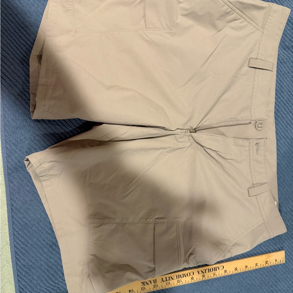 Under Armour Tan Cargo Shorts Classic Design